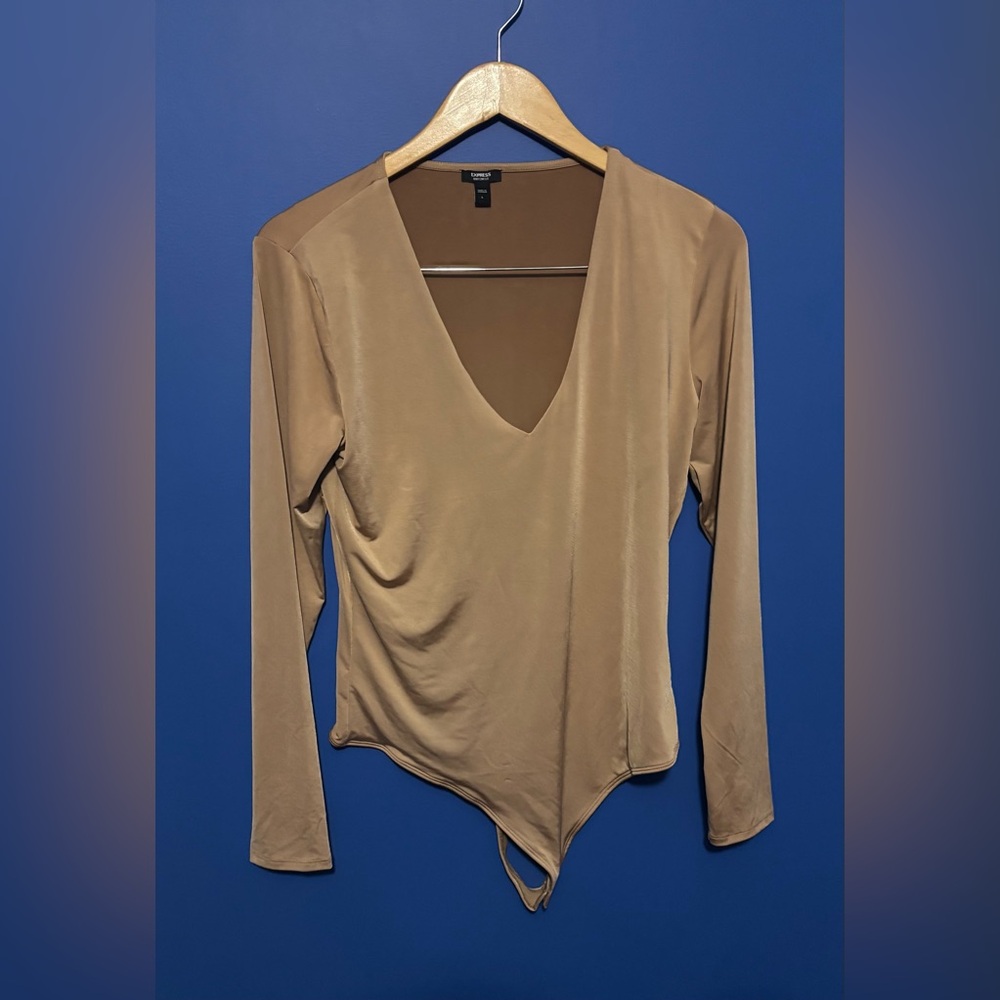 {Express} Camel V-Neck body contour bodysuit women's size L